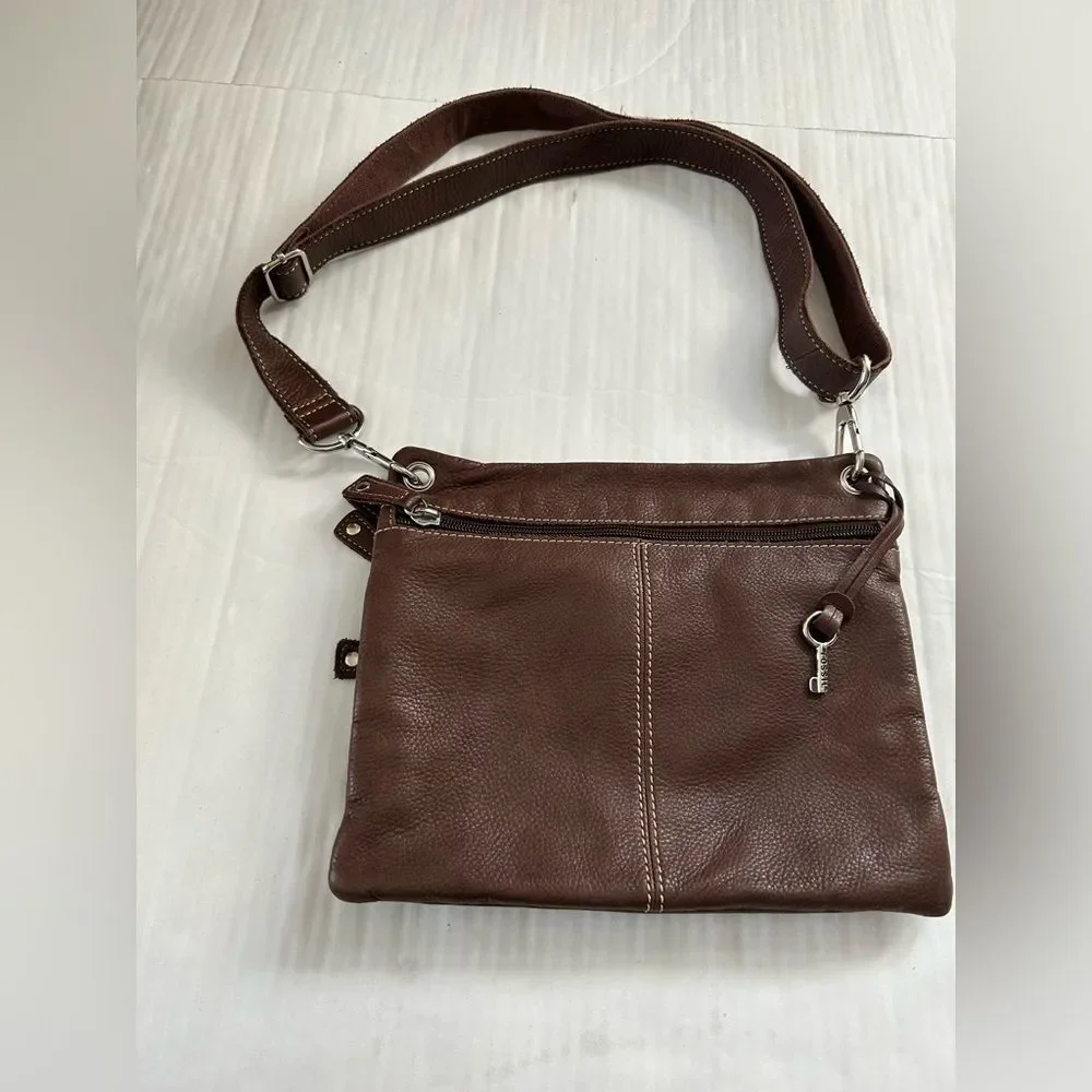 Fossil Vintage Sutter Brown Leather Shoulder Bag with Silver Accents Fossil Key